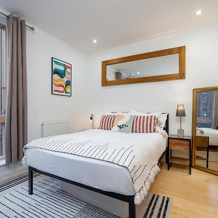 D8 - Canal View Apartment Londen Buitenkant foto
