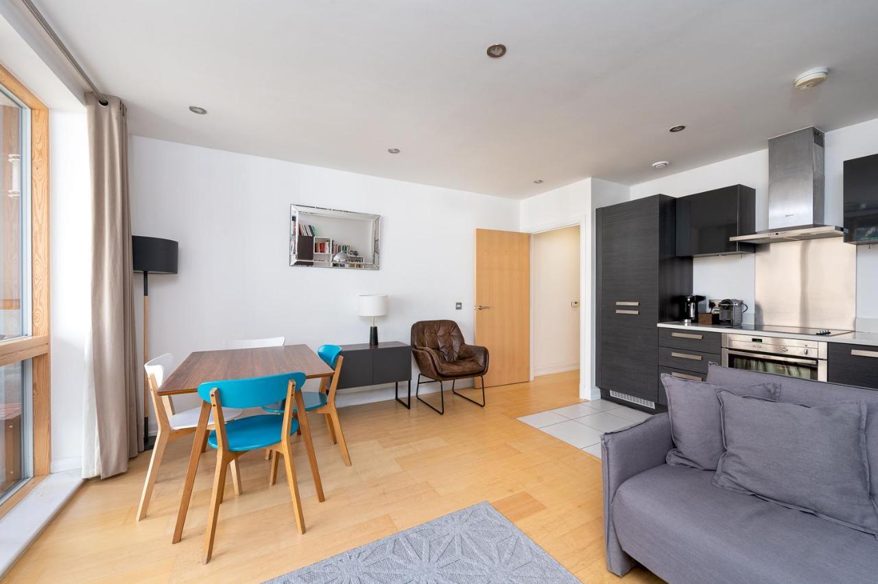 D8 - Canal View Apartment Londen Buitenkant foto